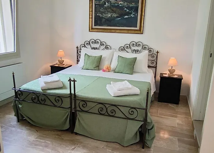 Marianna Pensión Alguer